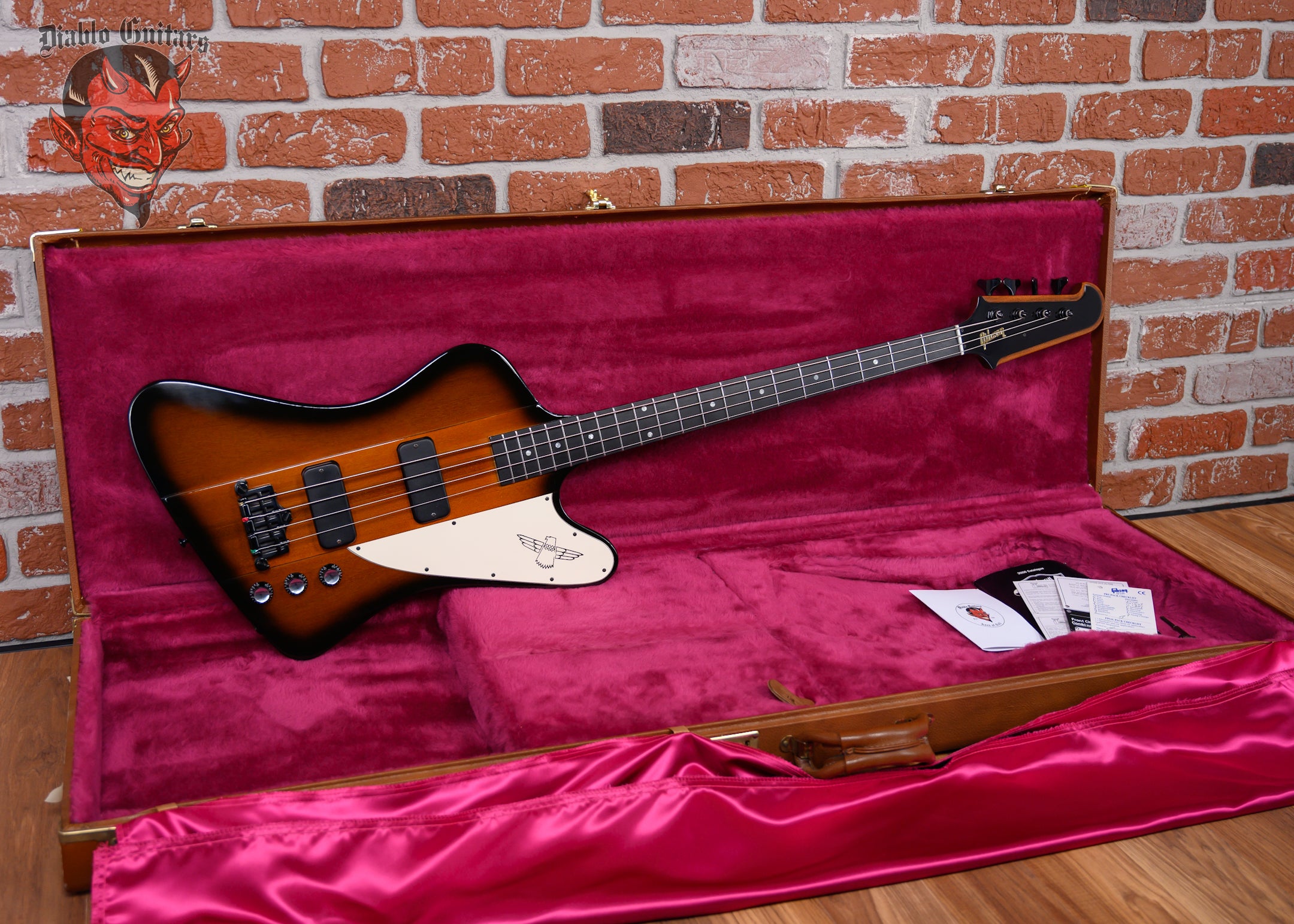 Gibson Thunderbird IV Bass Sunburst 2000 w/OHSC – Diablo Guitars