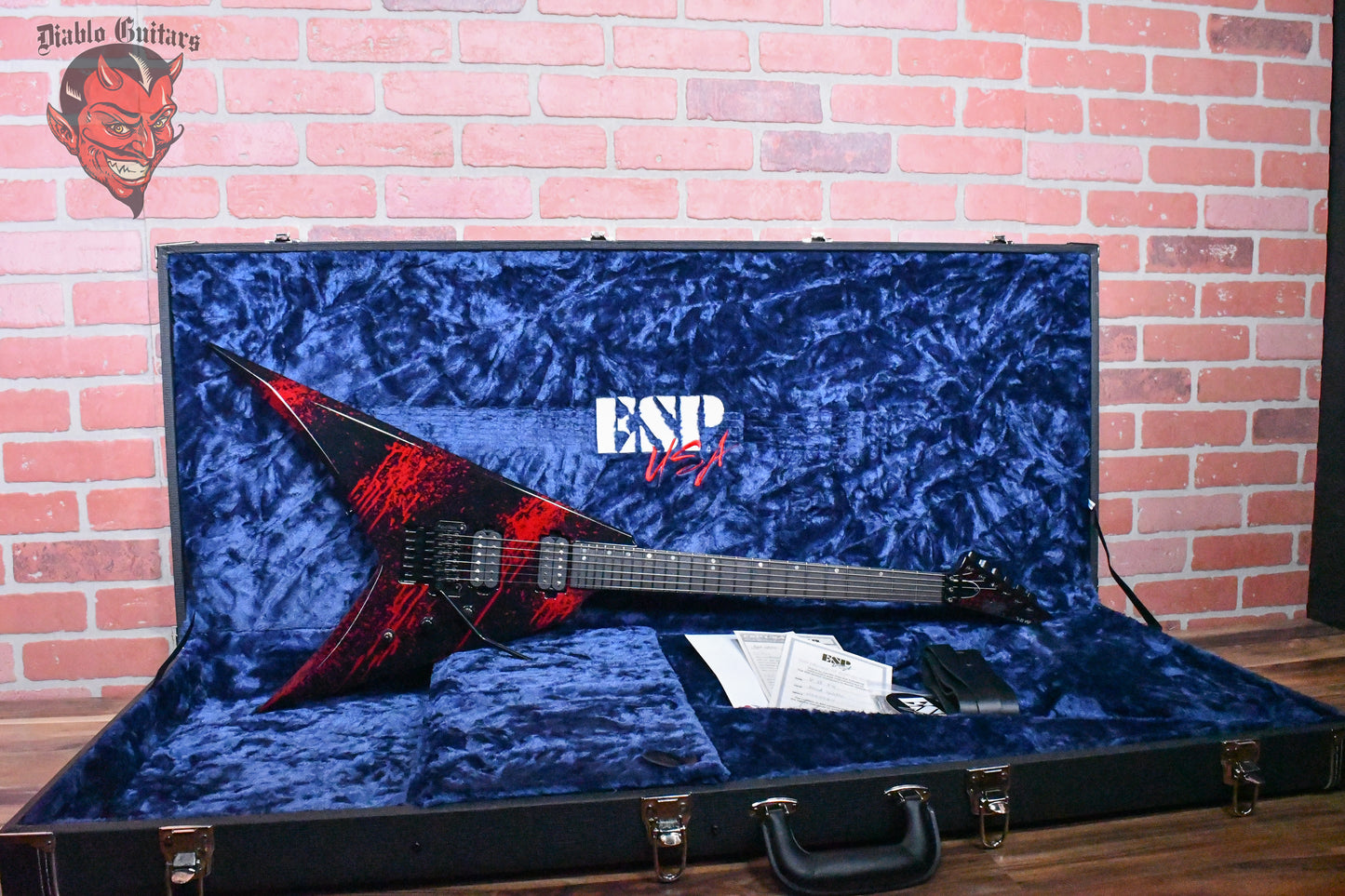 ESP USA Custom Shop V-II FR Blood Splatter 2024 w/OHSC