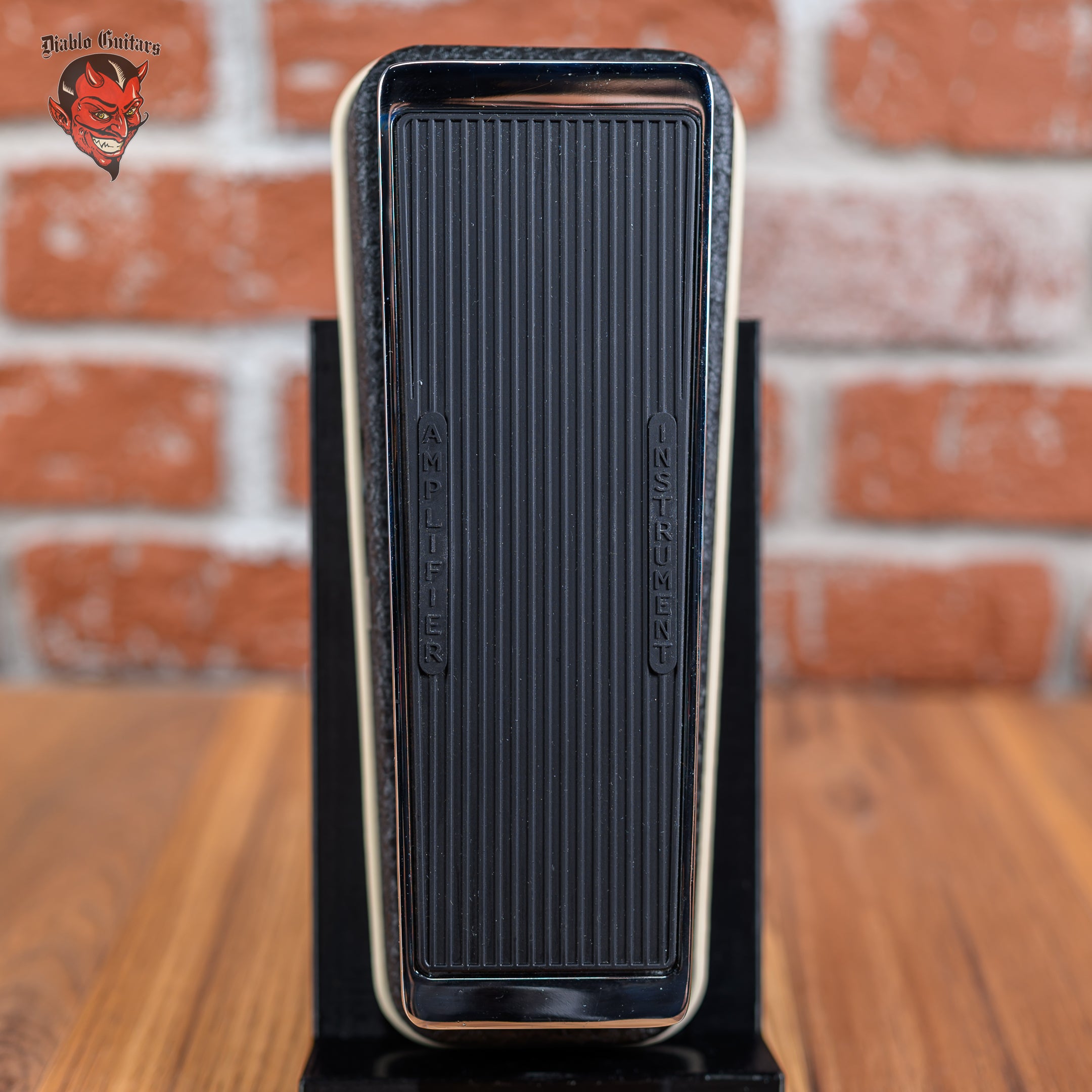 ワウペダル Cry Baby JH-1B JIMI HENDRIX DUNLOP Dunlop JH-1B Jimi Hendrix Signature Cry Baby Wah Black – Diablo