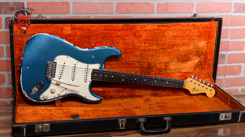 Fender Stratocaster Custom Color Lake Placid Blue 1965 OHSC