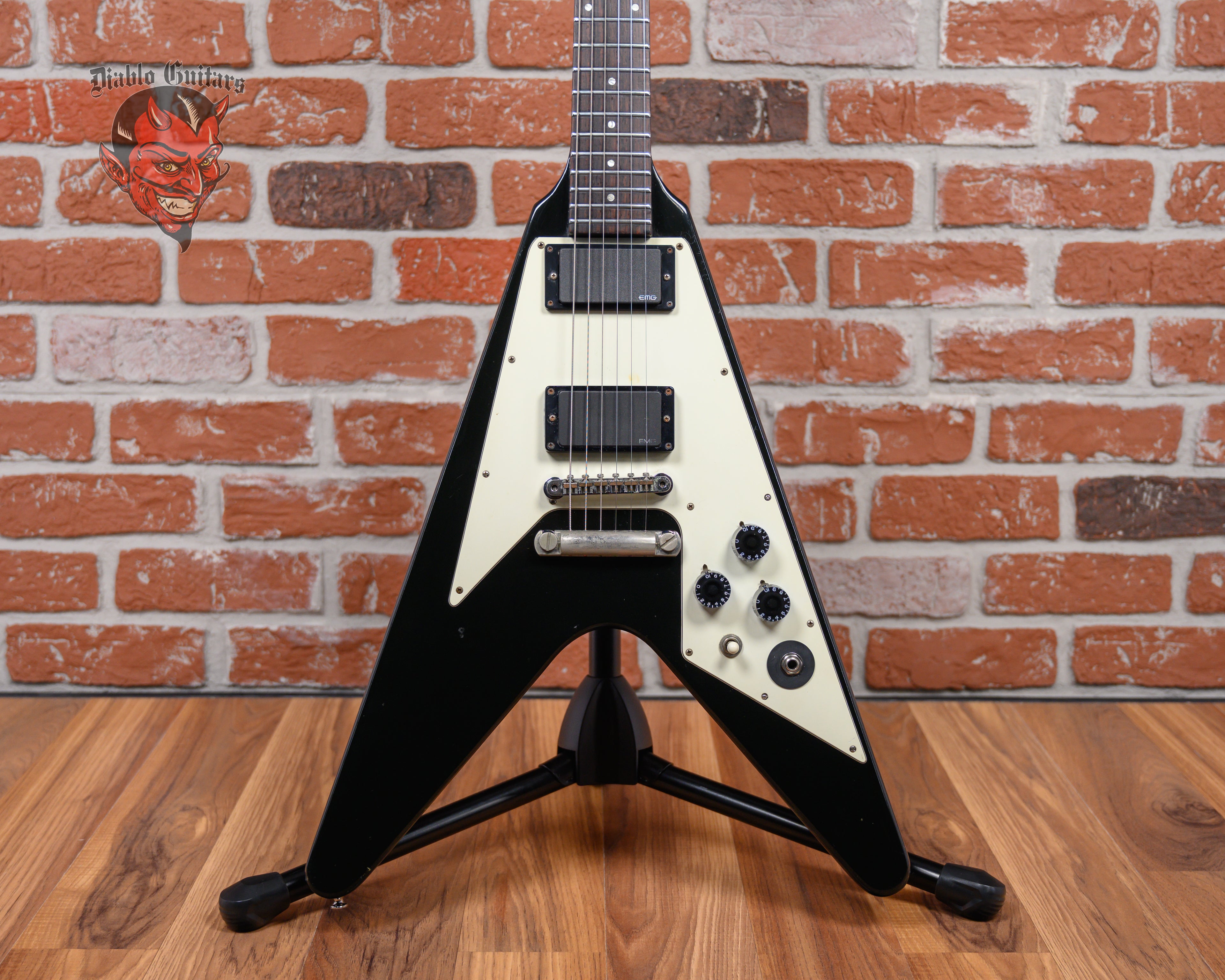 Gibson Flying V Ebony 1983 w/OHSC (Mods) – Diablo Guitars