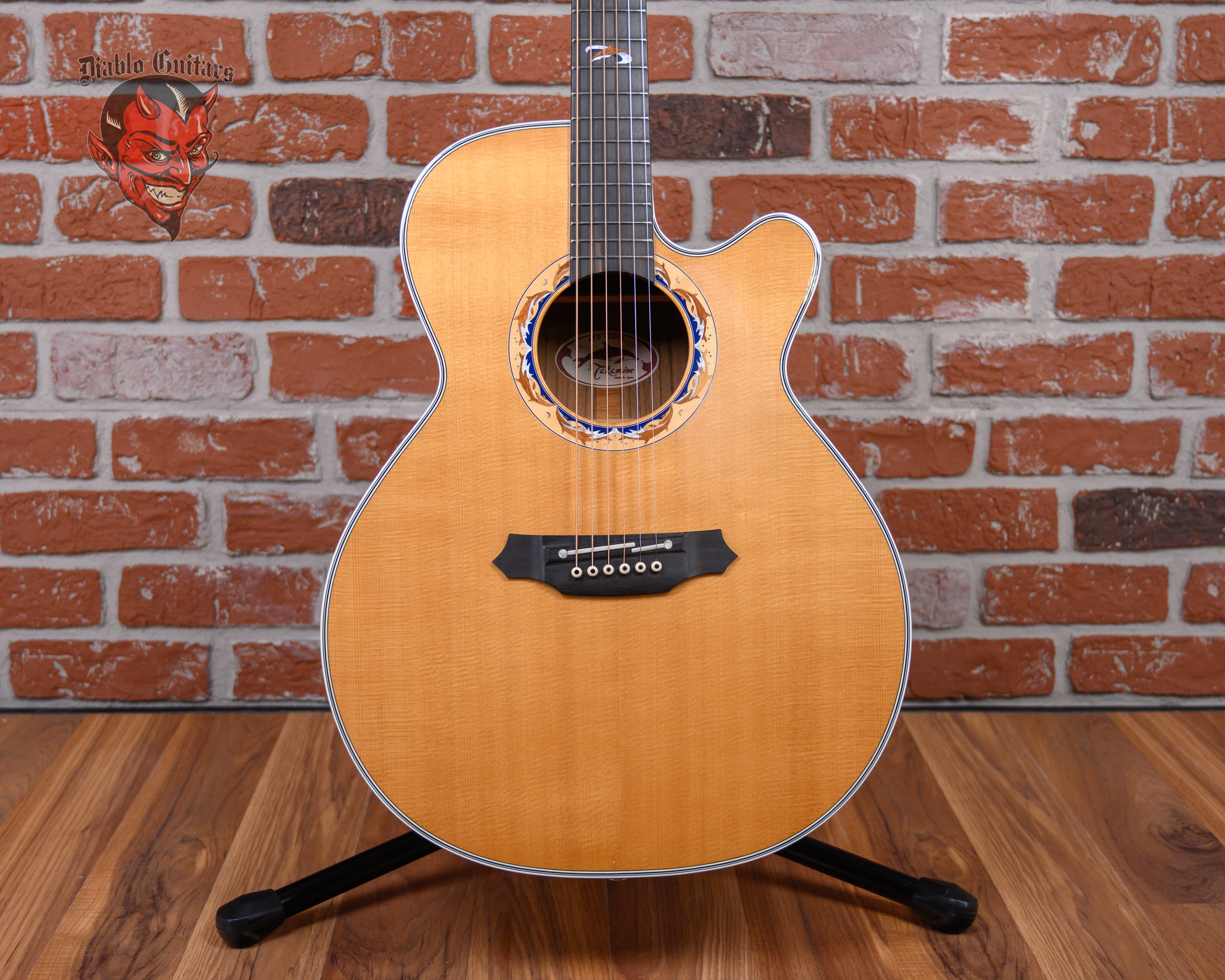 Takamine LTD-2001 Solid Spruce Top Natural 2001 w/OHSC – Diablo