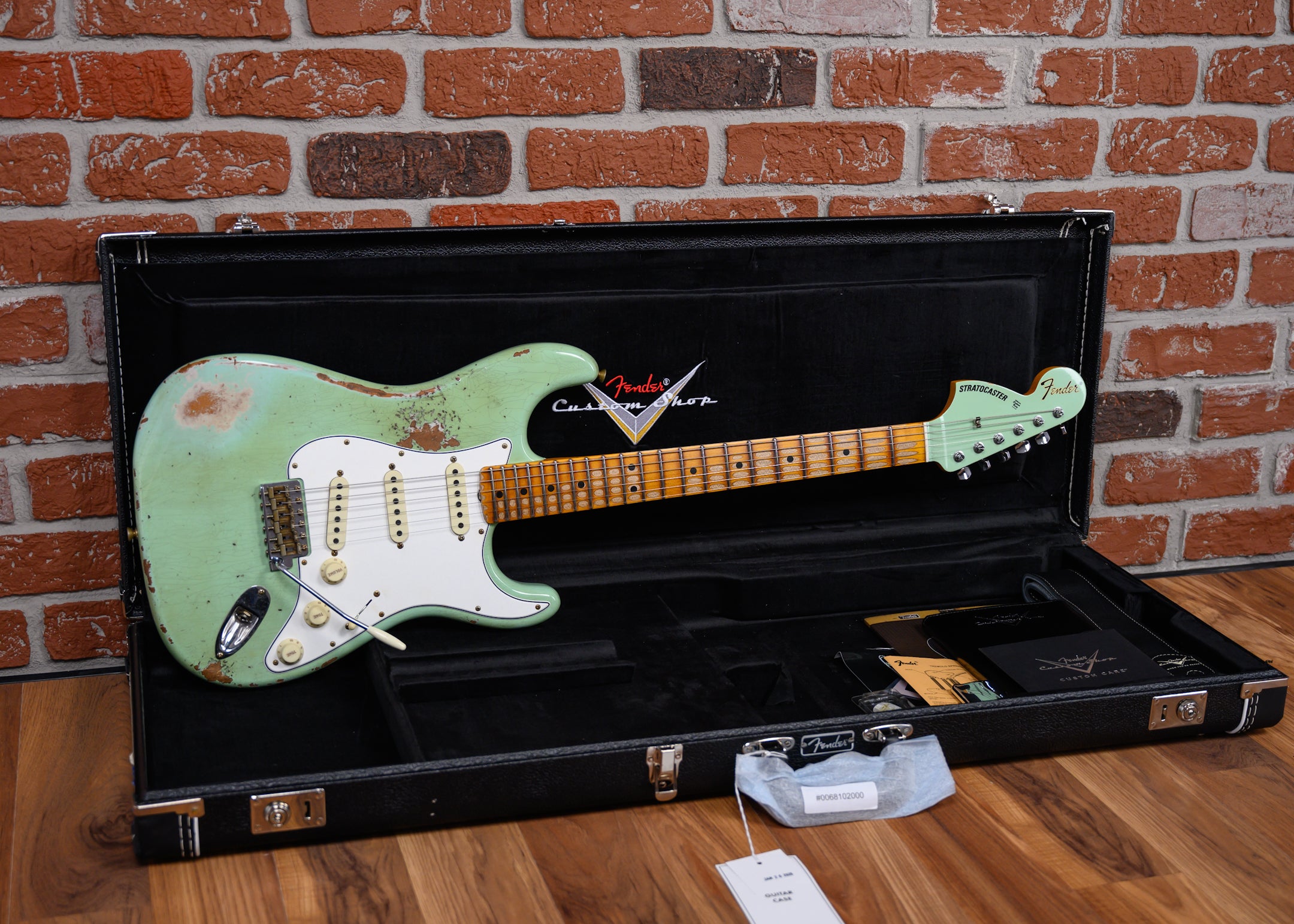 ギター SurfGreen Relic LaquerFinishStratocaster Fender Heavy Relic 1962 Stratocaster Aged Surf Green #R90963 | USA