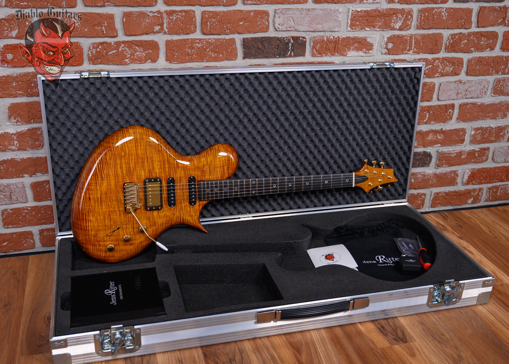 Jens Ritter Instruments Porsche Tremolo 1-Piece Flame Maple Body Late ...