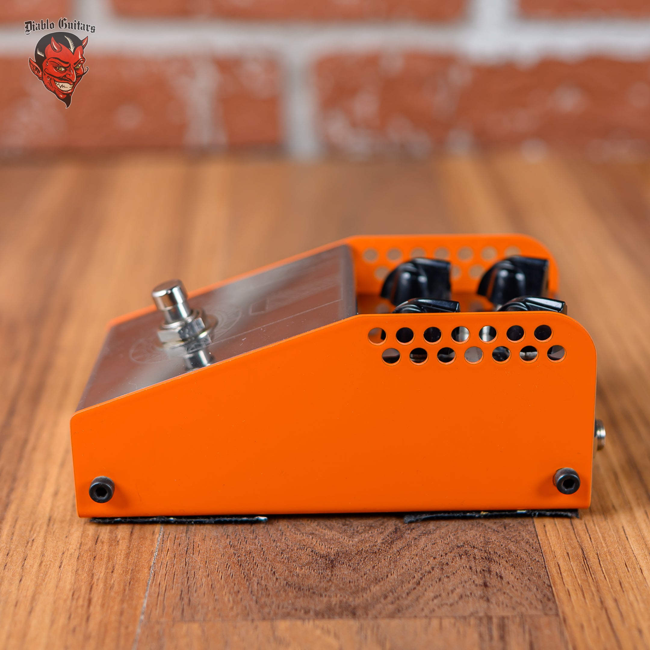 ThorpyFX Fallout Cloud Fuzz V2 Silver/Orange – Diablo Guitars