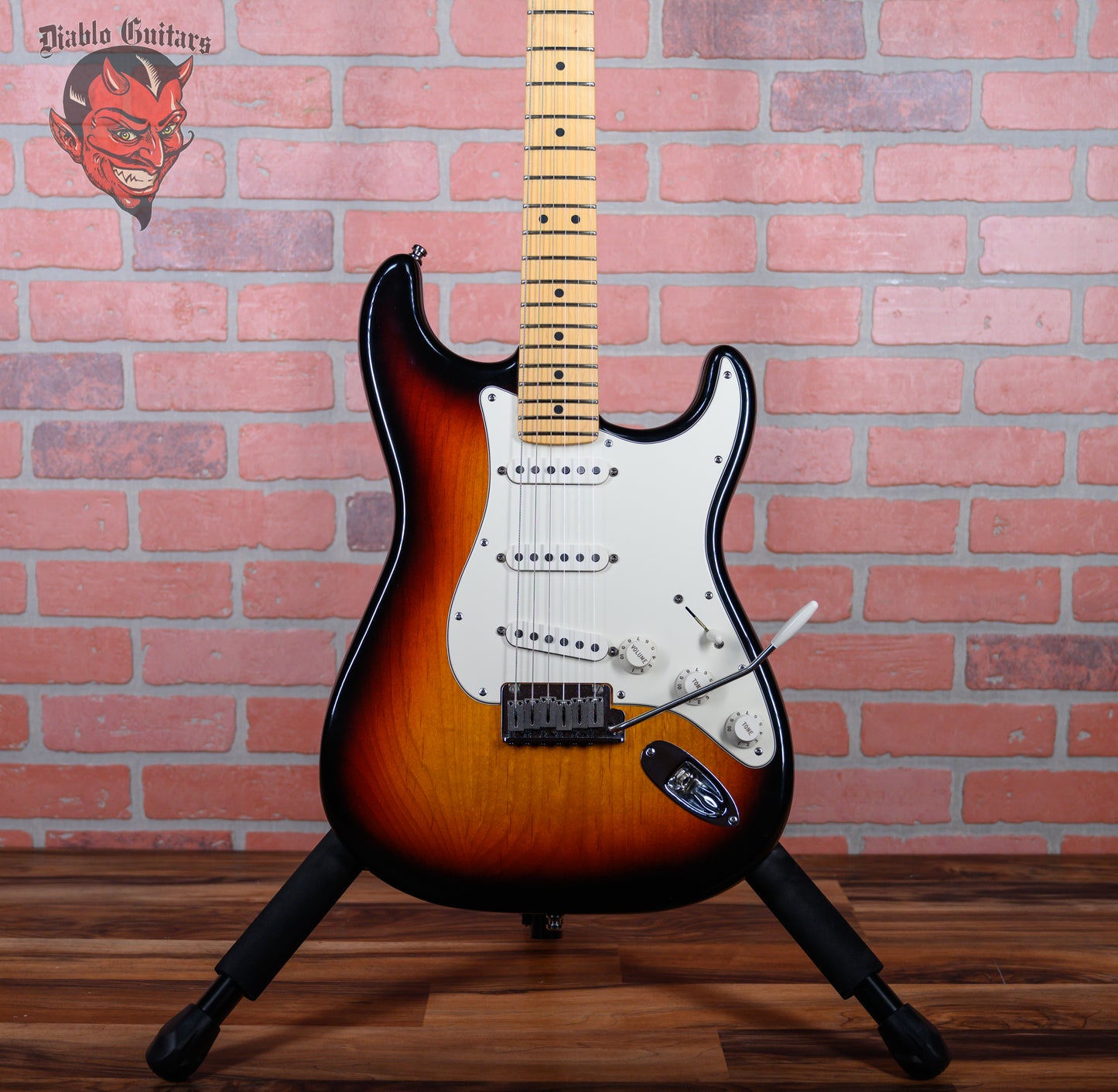 Fender American Stratocaster 3-Tone Sunburst 2002 w/OHSC