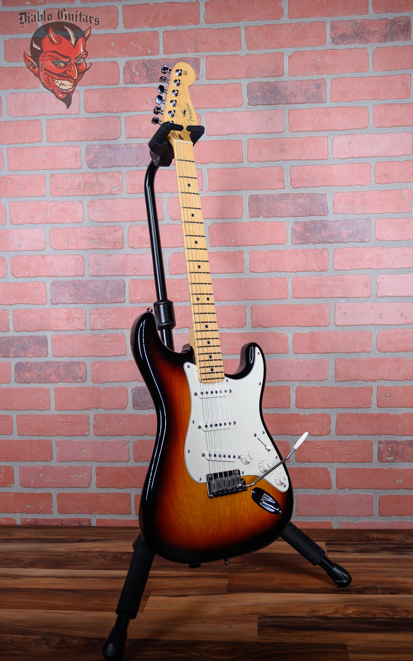 Fender American Stratocaster 3-Tone Sunburst 2002 w/OHSC