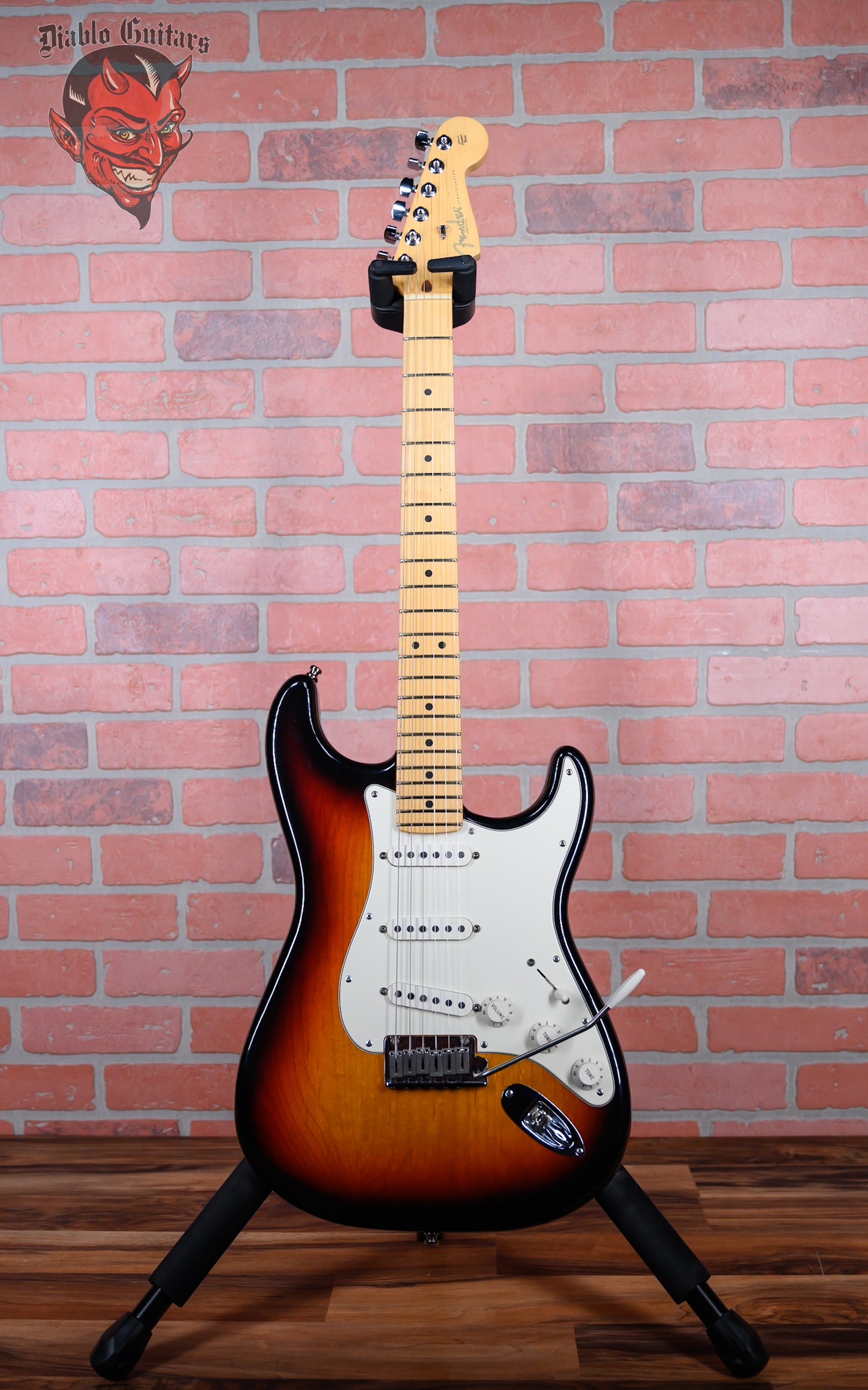 Fender American Stratocaster 3-Tone Sunburst 2002 w/OHSC