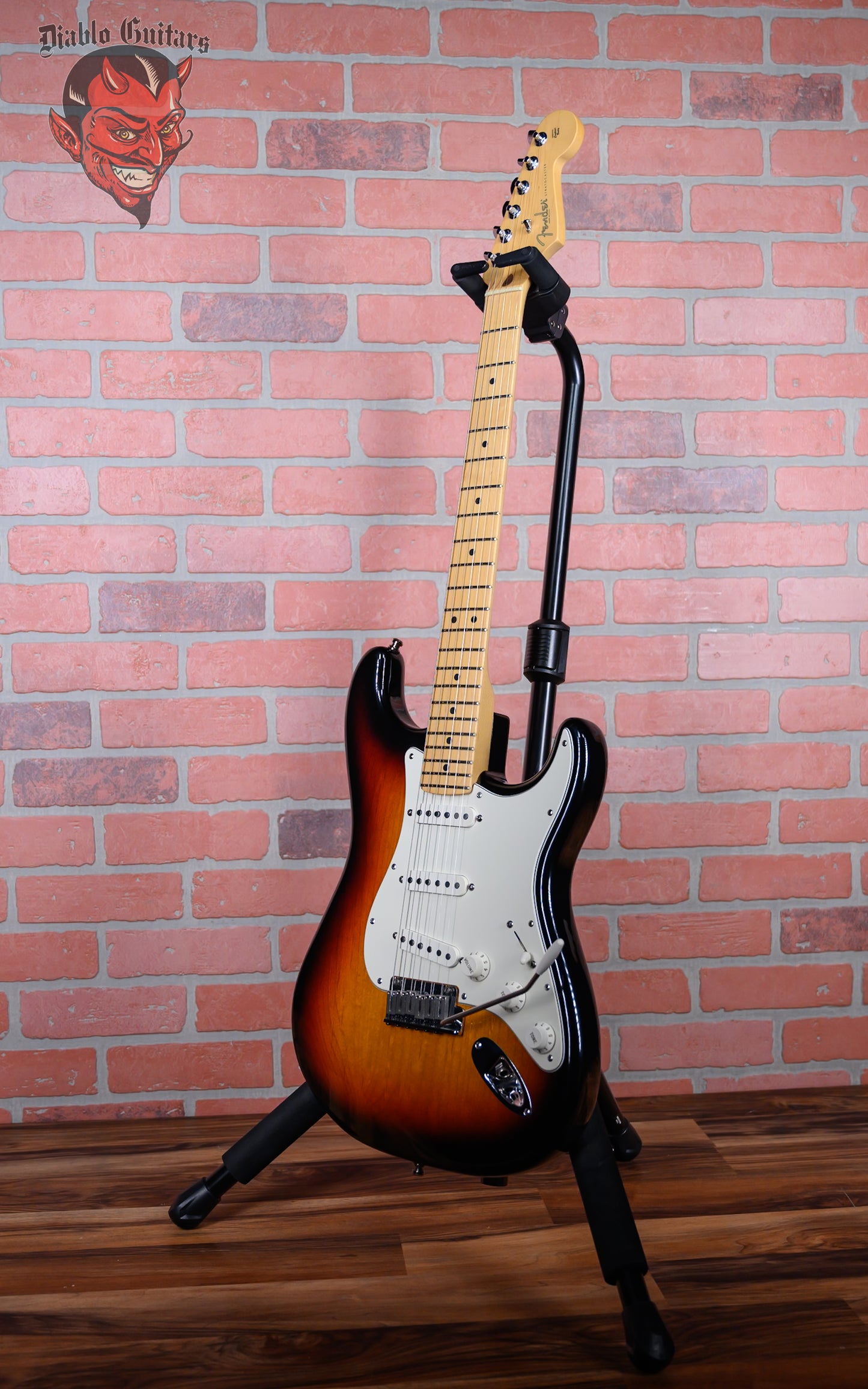 Fender American Stratocaster 3-Tone Sunburst 2002 w/OHSC