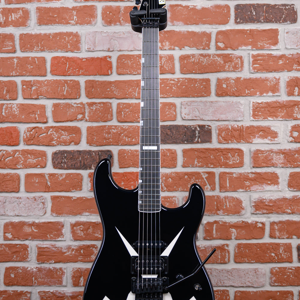 
                      
                        ESP Custom Shop Chris Degarmo "Cross Daggers" ST Black With White Cross Daggers Graphic 2025 w/OHSC (Available now!
                      
                    