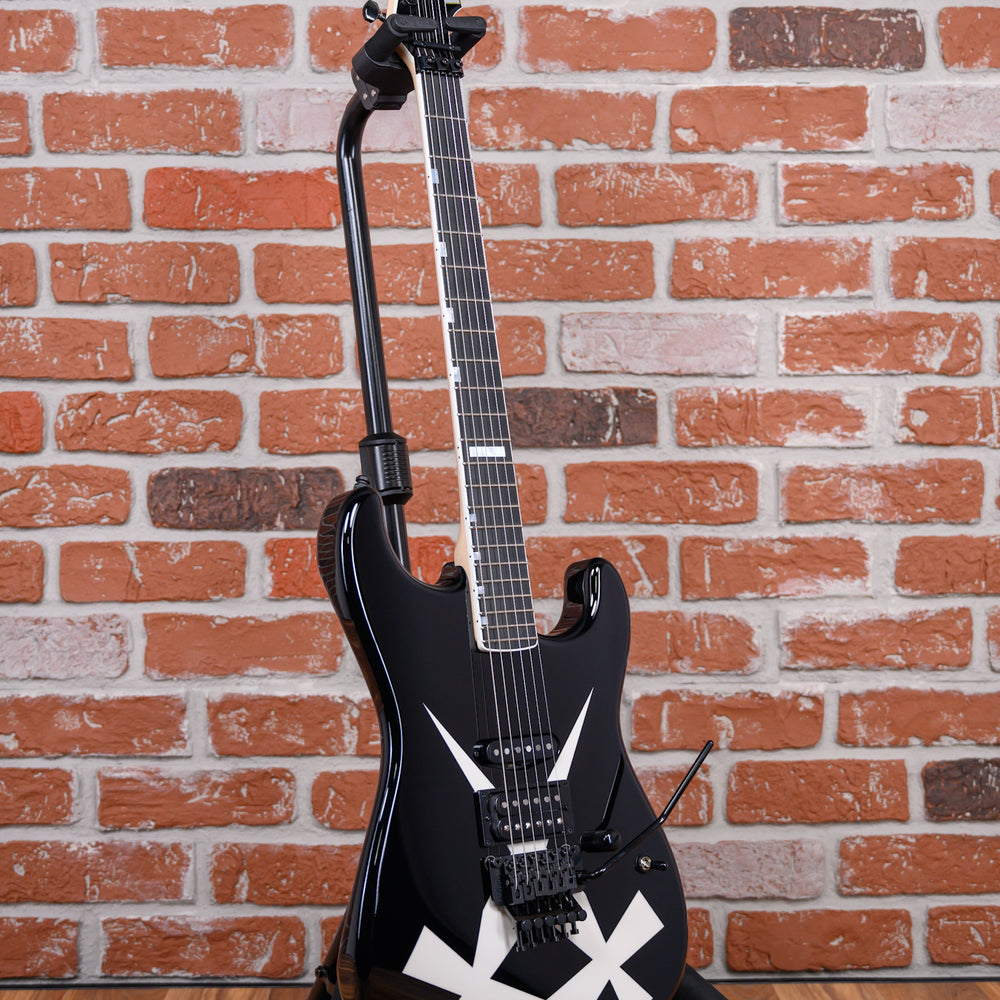 
                      
                        ESP Custom Shop Chris Degarmo "Cross Daggers" ST Black With White Cross Daggers Graphic 2025 w/OHSC (Available now!
                      
                    