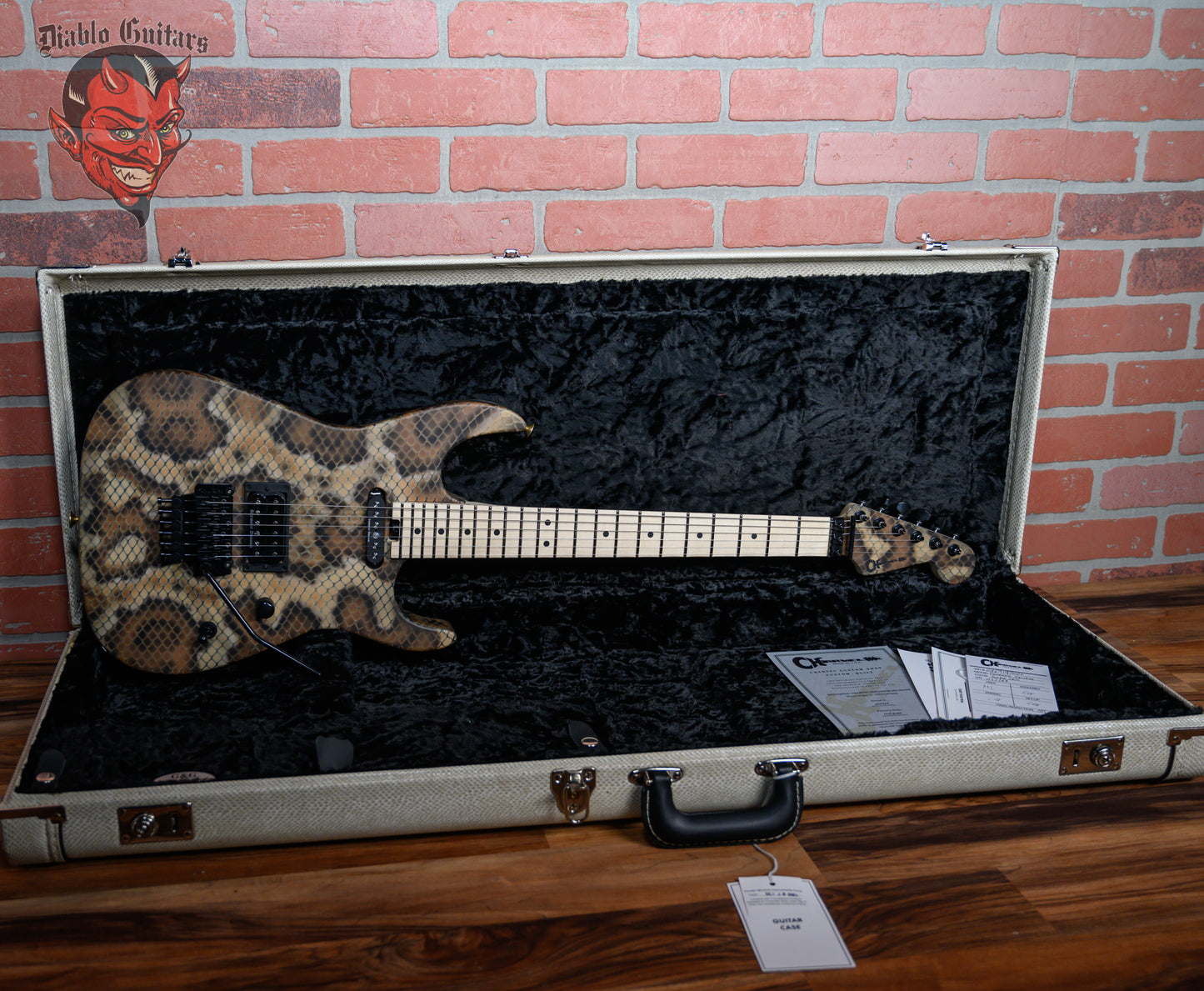 Charvel USA Custom Shop Warren DeMartini USA Signature Snakeskin Graphic 2024 w/OHSC