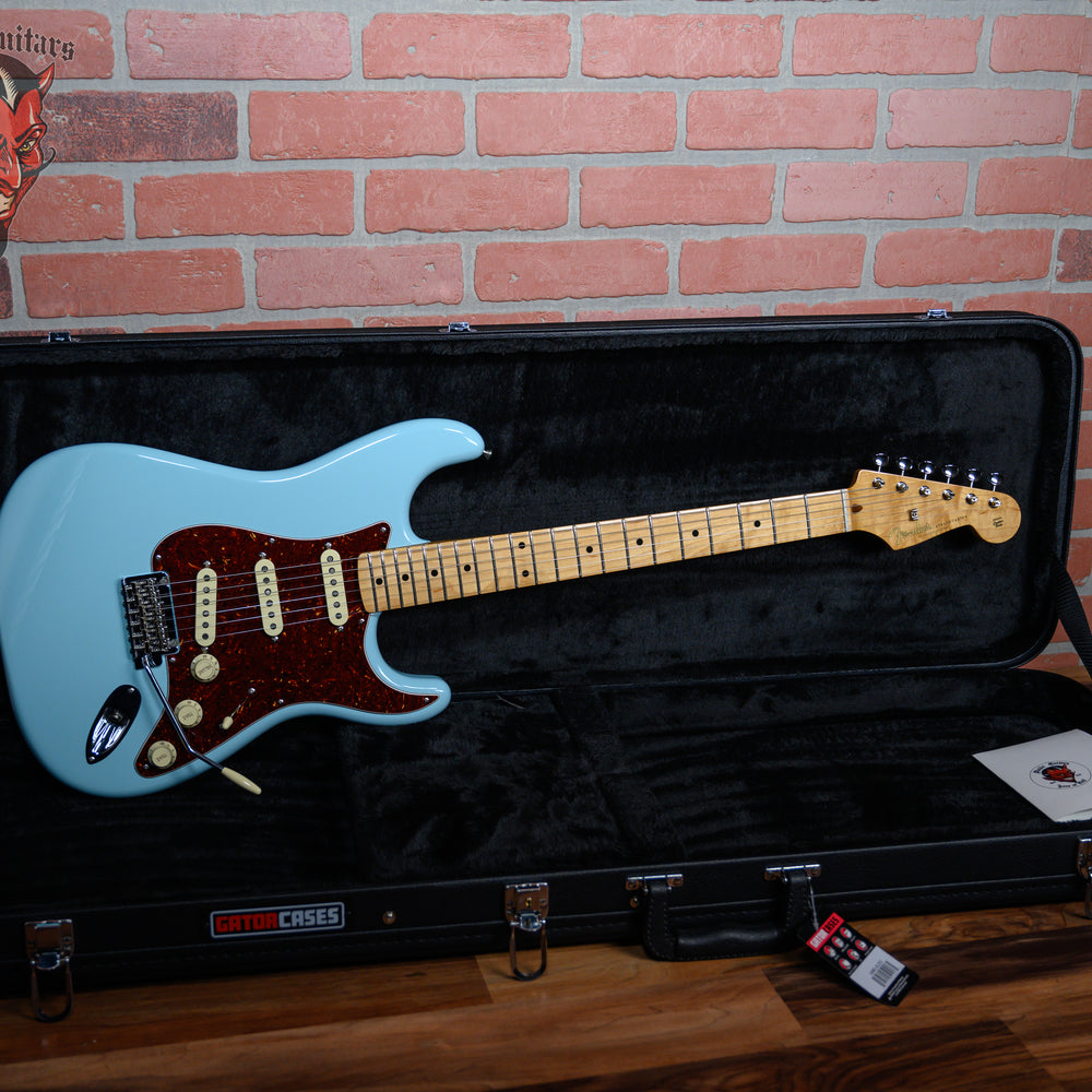 Fender Vintera '50s Stratocaster Modified with Maple Fretboard Daphne Blue 2020 w/ Free Gator Hardshell Case