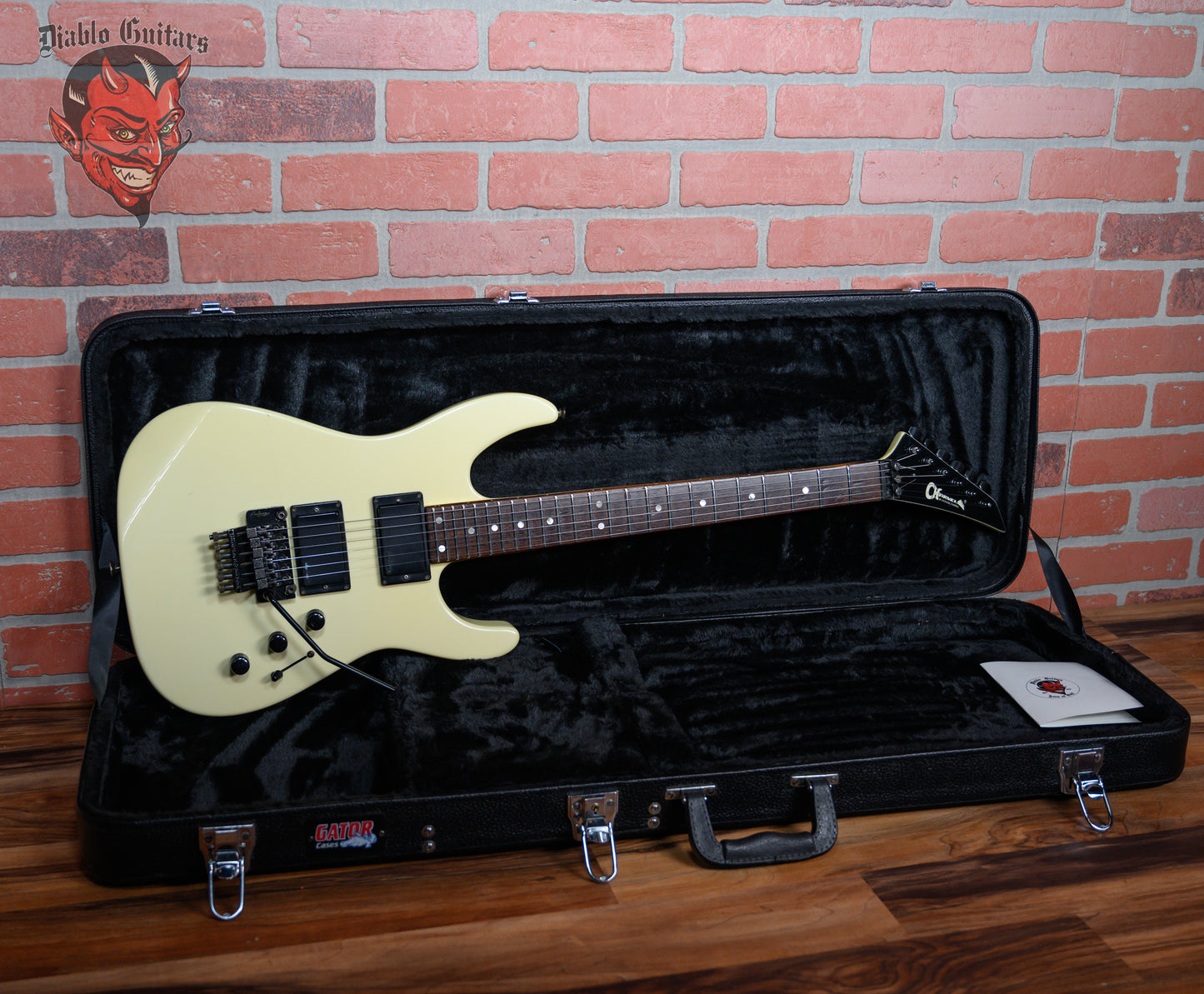 Charvel Model 5 MIJ Pearl White 1987 w/Gator Hardshell Case