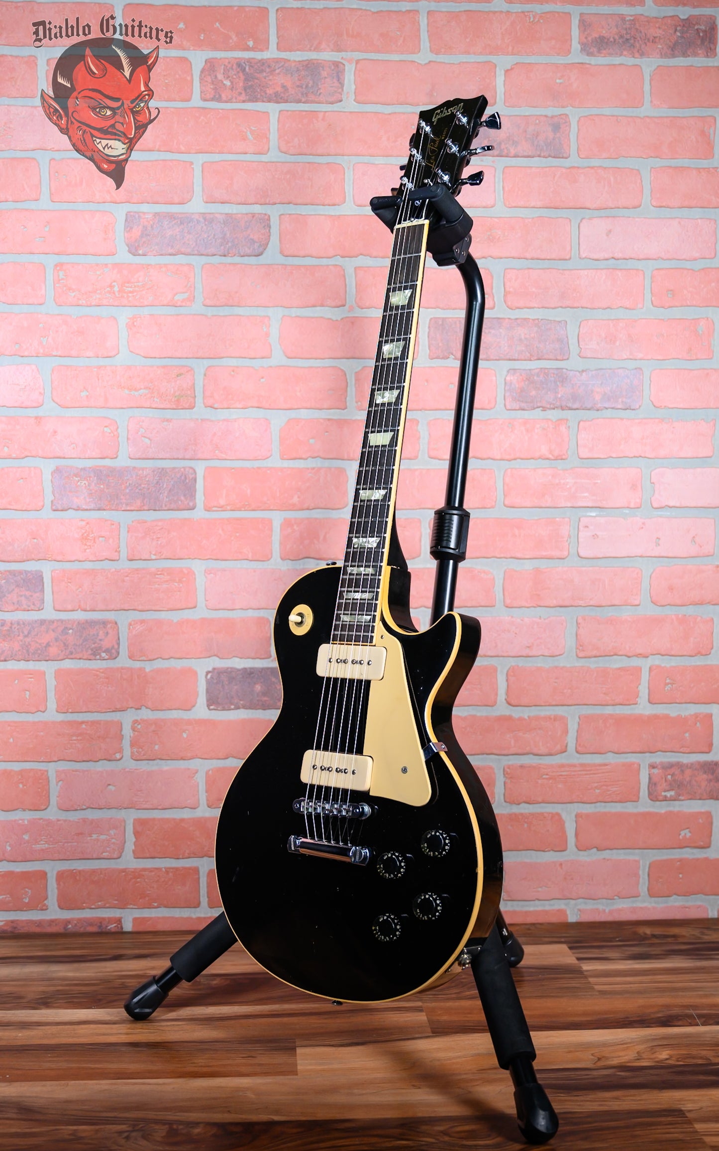 Gibson Les Paul Deluxe Pro Ebony 1977 w/Gator Hardshell Case