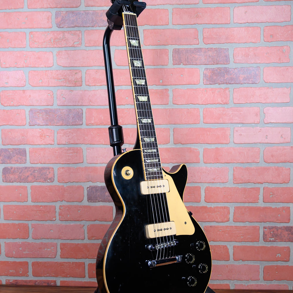 
                      
                        Gibson Les Paul Deluxe Pro Ebony 1977 w/Gator Hardshell Case
                      
                    