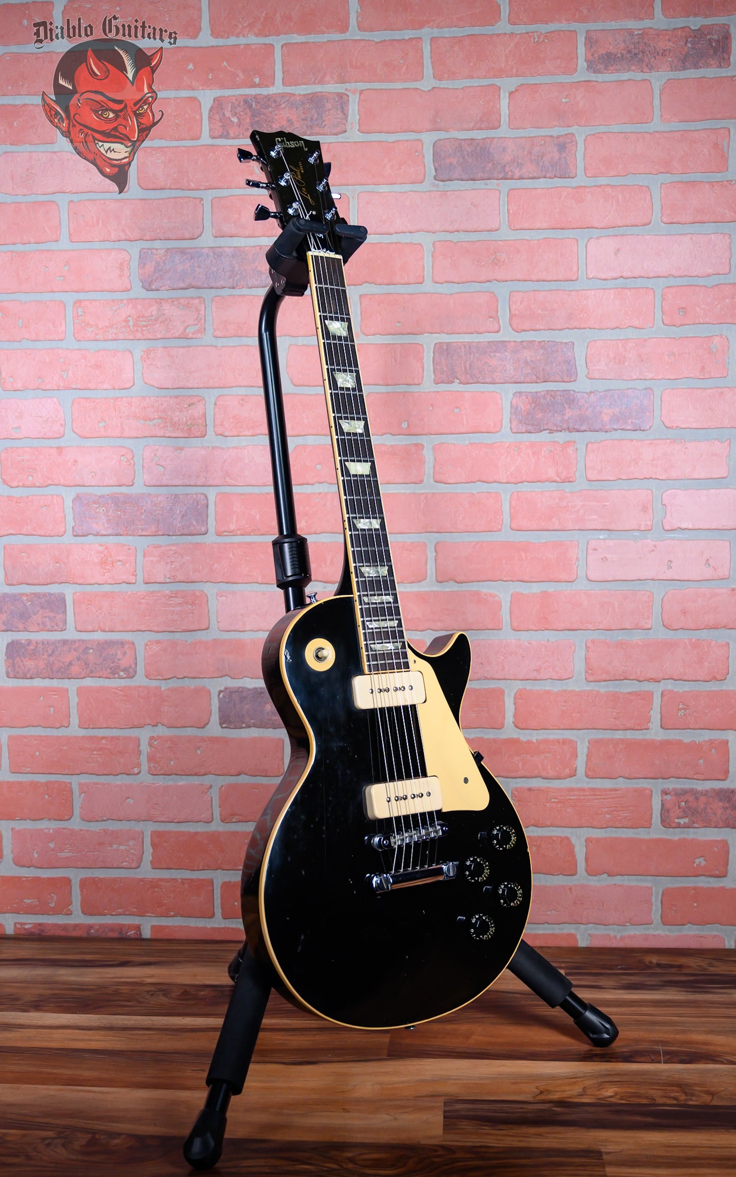 Gibson Les Paul Deluxe Pro Ebony 1977 w/Gator Hardshell Case