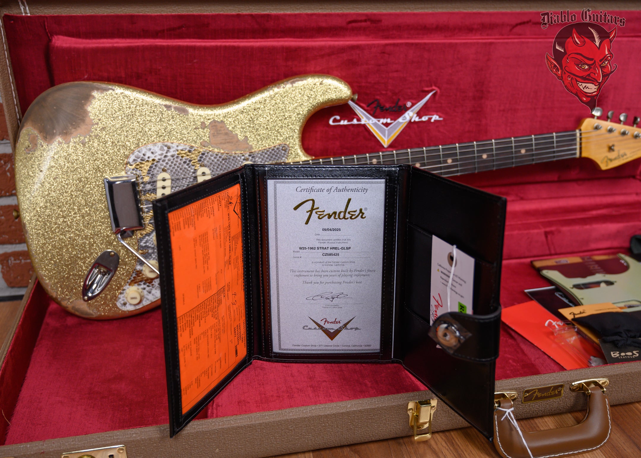 Fender Custom Shop W25 1962 Stratocaster Heavy Relic Gold Sparkle