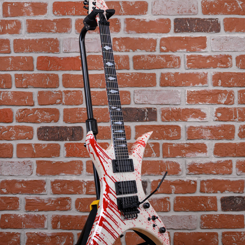 
                      
                        Neal Moser USA Custom Shop Raven Built For NAMM Pearl White Blood Splatter 2025 W/OHSC
                      
                    