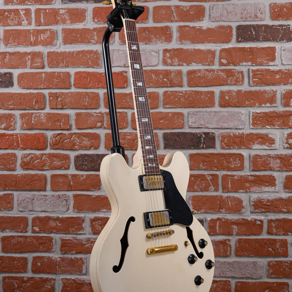
                      
                        Gibson Custom Order One Off ES-335 Factory Alpine White 1968 w/OHSC
                      
                    