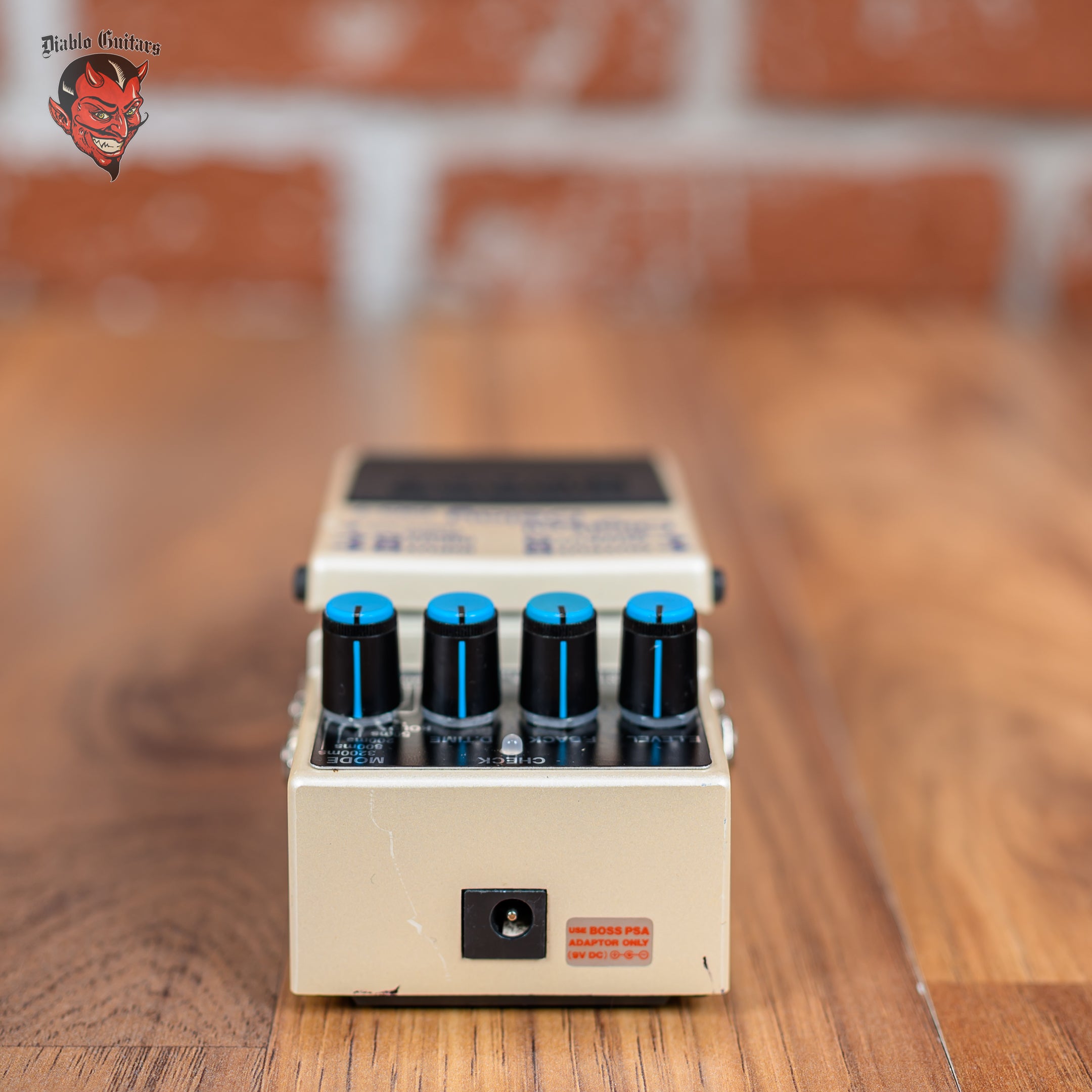Boss DD-7 Digital Delay White – Diablo Guitars