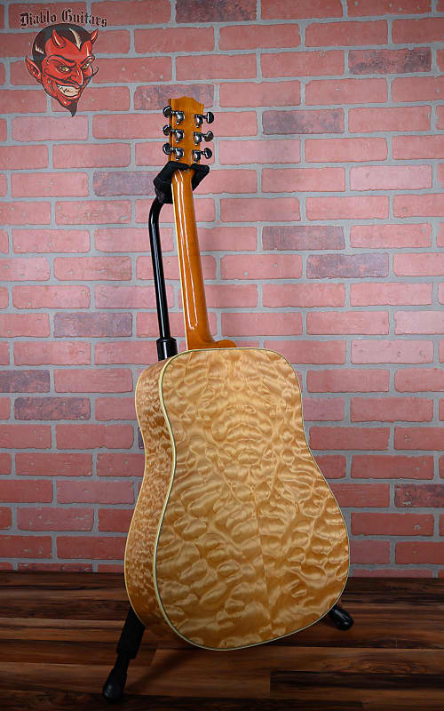 
                      
                        Gibson Custom Art and Historic Hummingbird Quilt Custom Natural 2001 w/OHSC
                      
                    