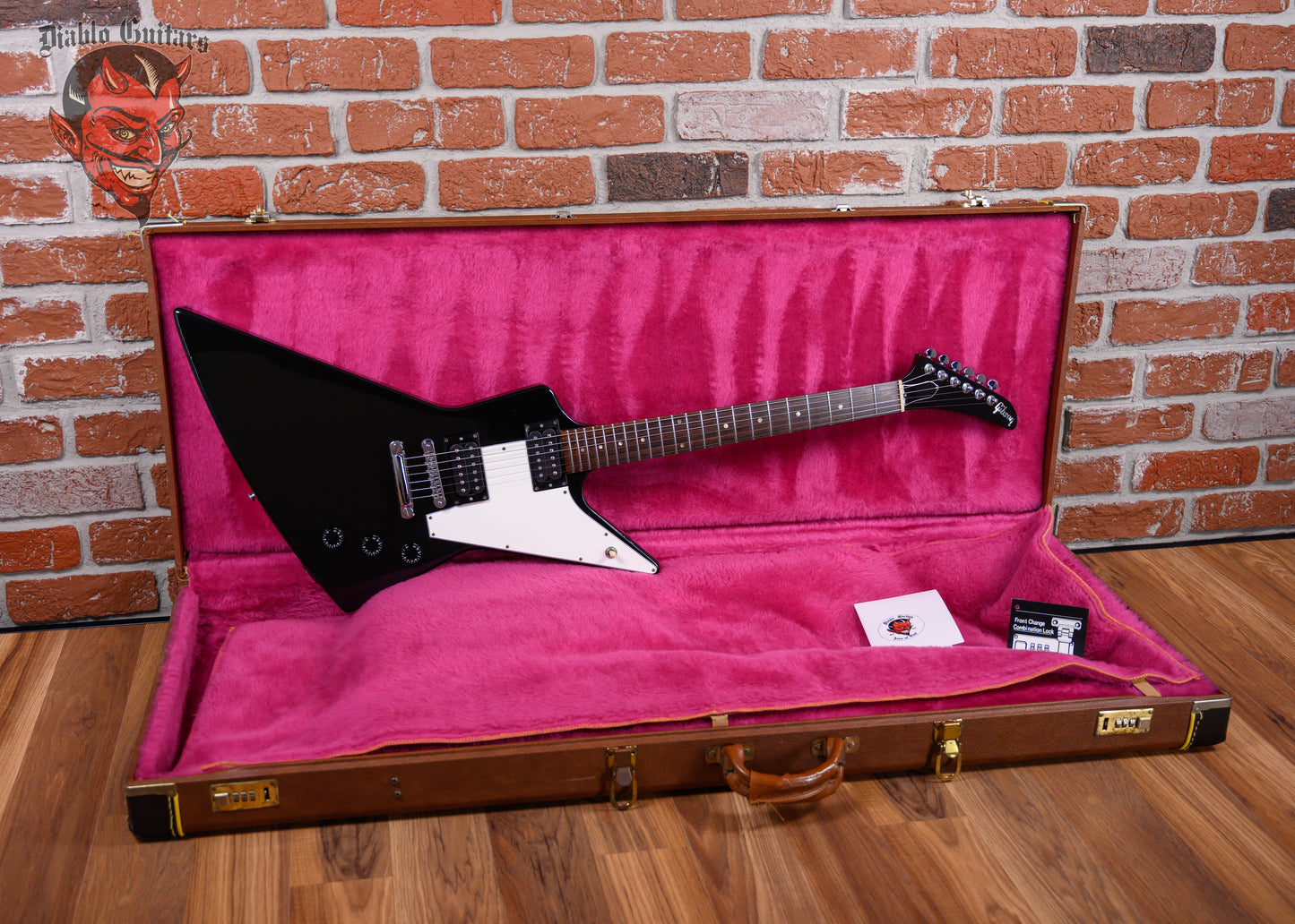 Gibson ’76 Reissue Explorer Ebony 1989 w/OHSC