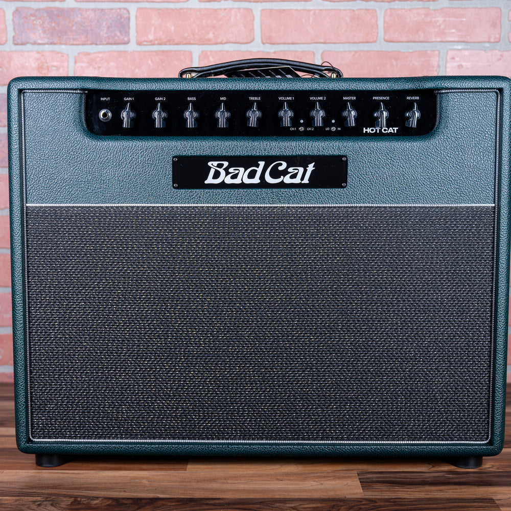 
                      
                        Bad Cat Custom Hot Cat Handwired Series 2-Channel 45-Watt 1x12" Combo 2024 - British Racing Green
                      
                    