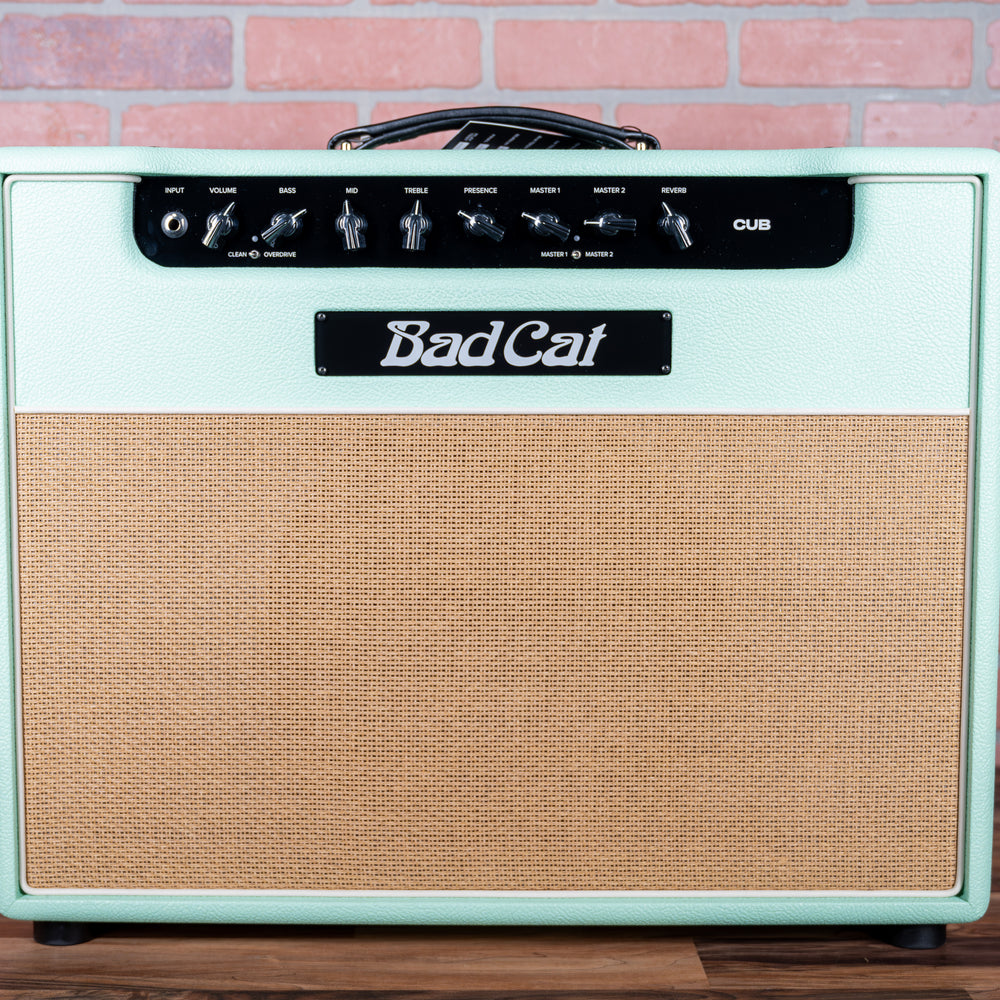 
                      
                        Bad Cat Custom Cub Handwired Series 30-Watt 1x12" Combo 2024 - Clean Wave
                      
                    