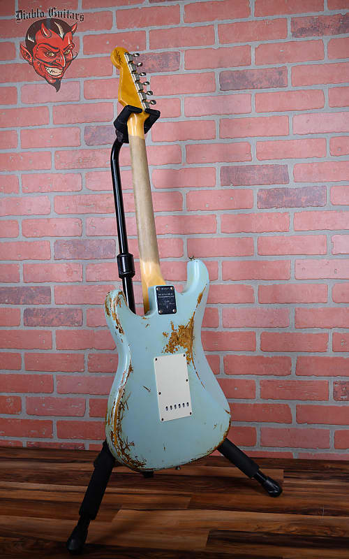 
                      
                        Fender Custom Shop West L.A. 40th Anniversary Stratocaster Aged Sonic Blue Heavy Relic 2008 w/OHSC
                      
                    