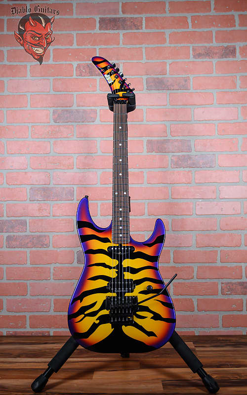 
                      
                        ESP Sunburst Tiger George Lynch Signature Sunburst Tiger Graphic 2024 w/OHSC
                      
                    