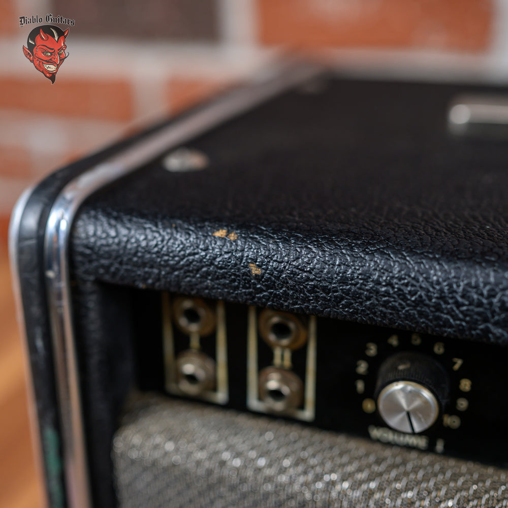 
                      
                        Traynor YBA-1A Bass Master Mark II 90-Watt Guitar / Bass Head Late 1970s Black with Silver Grill
                      
                    