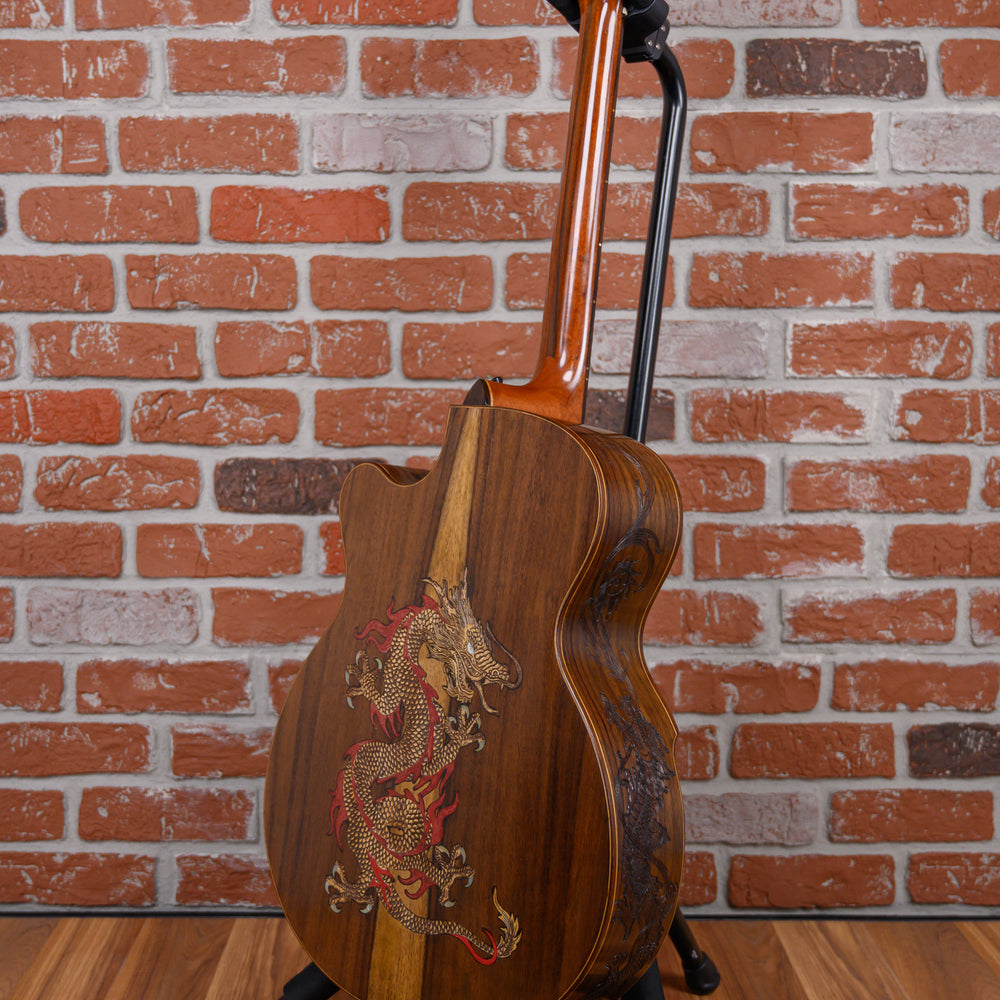 
                      
                        Blueberry Grand Concert Dragon Motif Acoustic Natural 2023 w/OHSC
                      
                    