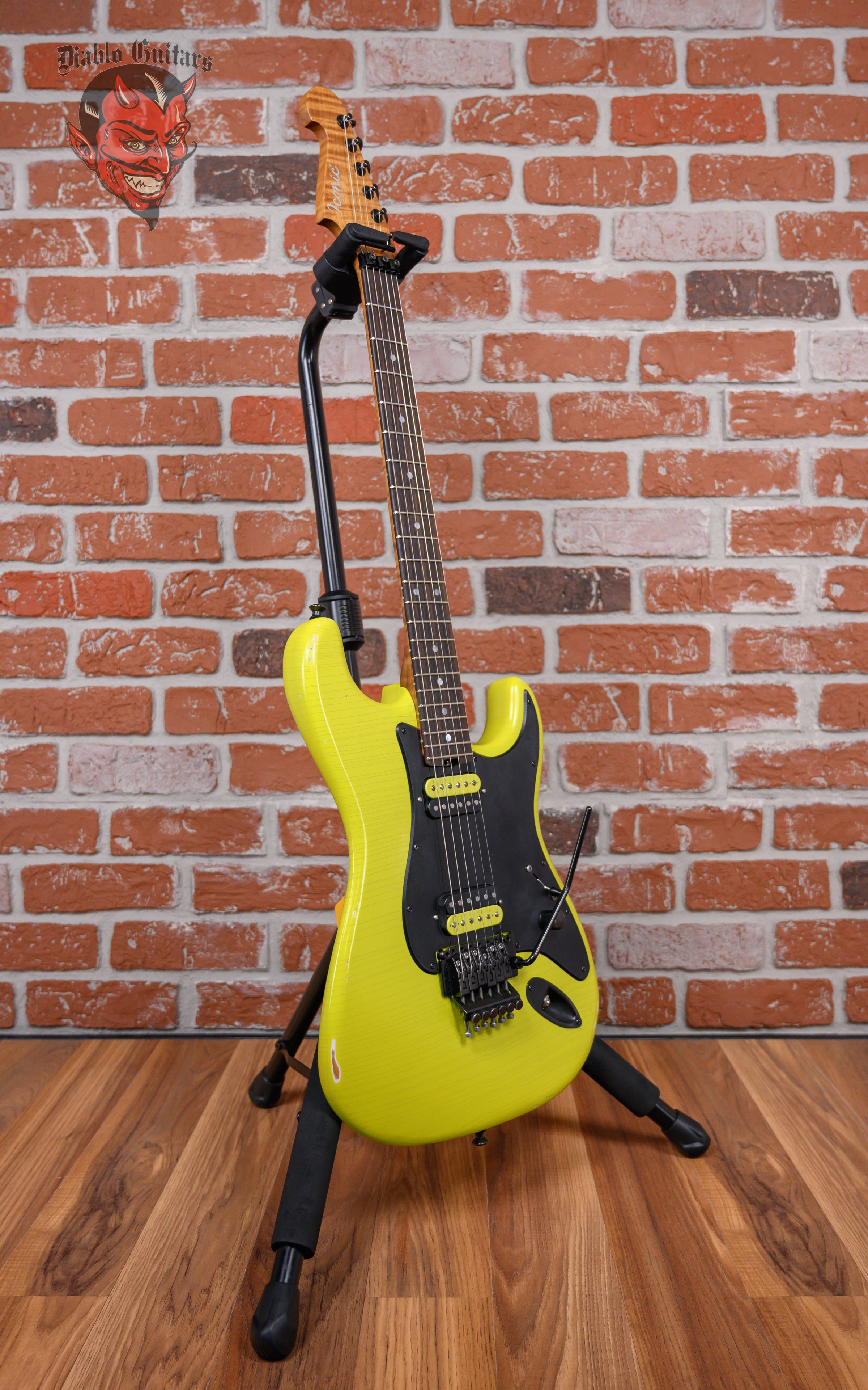 Iconic Evolution SD Acid Green 2021 w/OHSC – Diablo Guitars