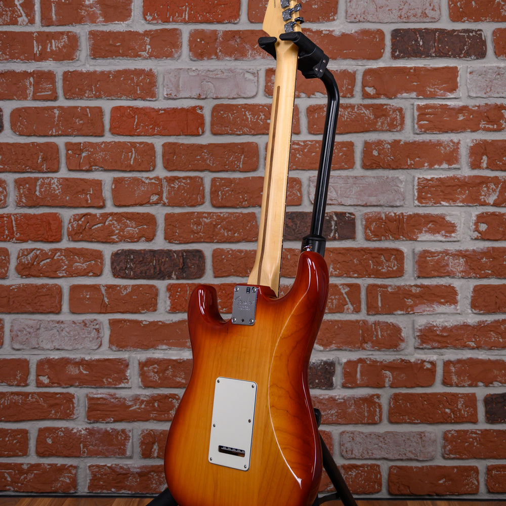
                      
                        Fender American Standard Stratocaster Sienna Sunburst 2016 w/OHSC
                      
                    