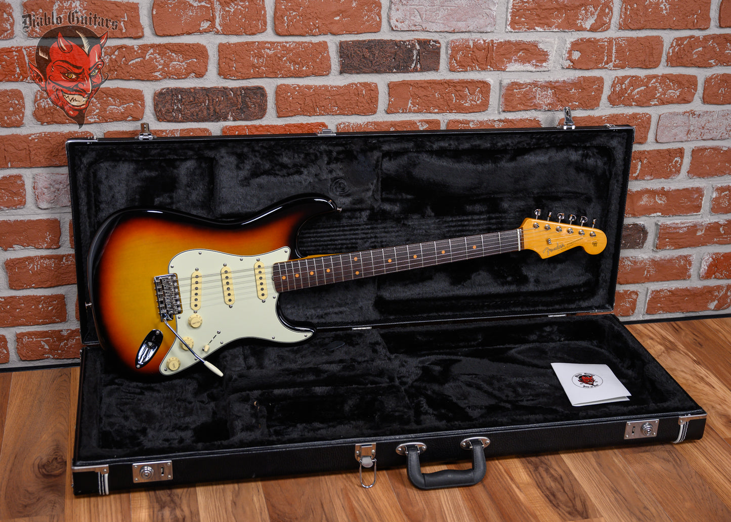 Fender American Vintage II 1961 Stratocaster 3-Tone Sunburst 2023 w/Hardshell Case
