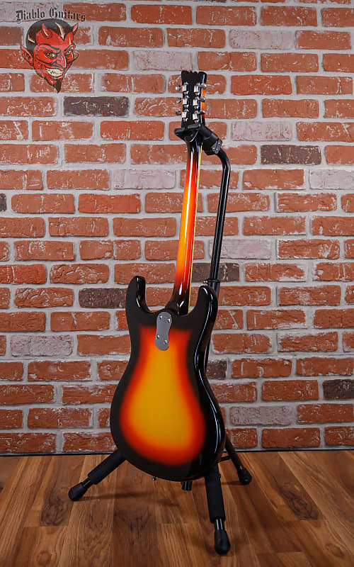 
                      
                        Mosrite The Ventures Model 1966 3-Color Sunburst w/OHSC (Refin)
                      
                    