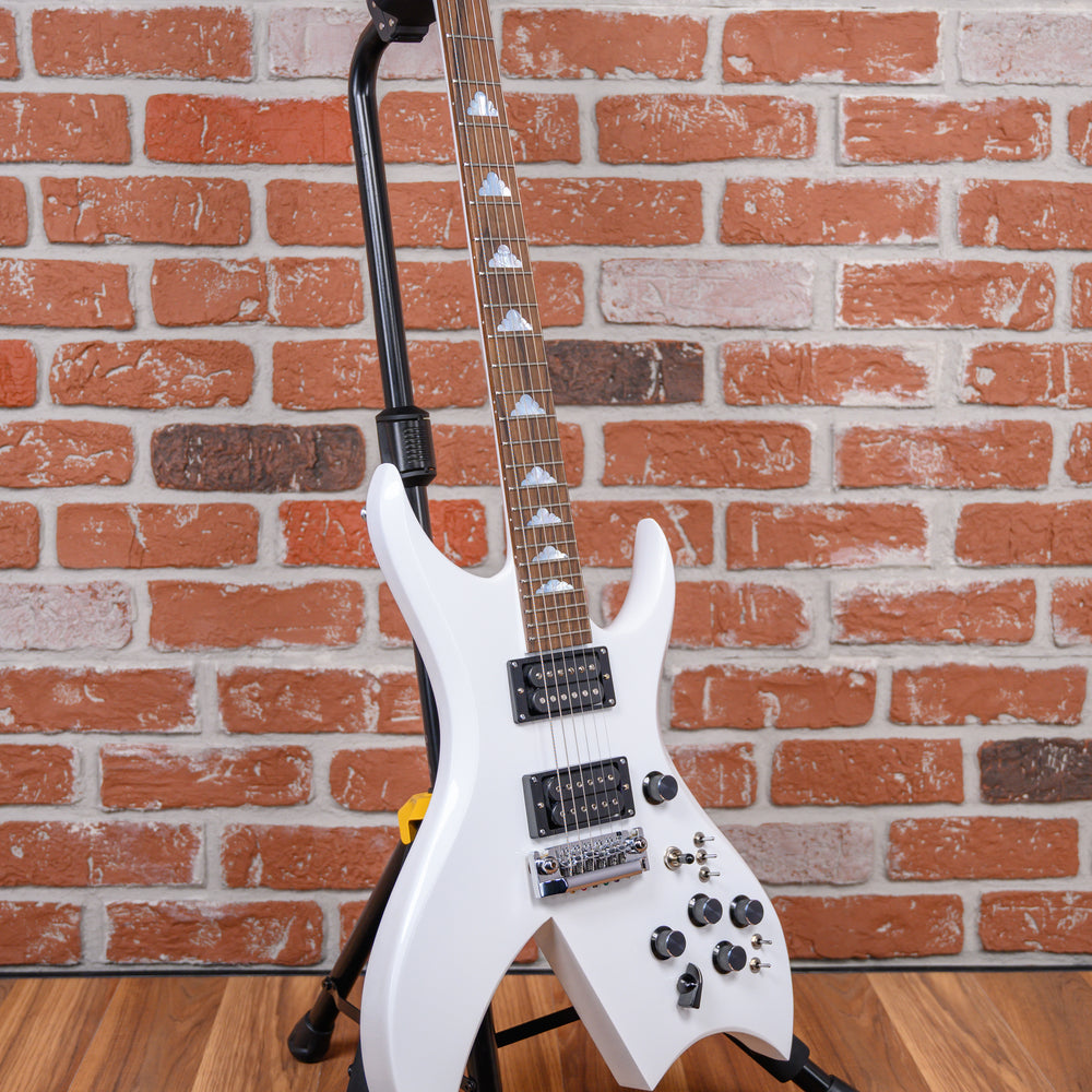 
                      
                        B.C. Rich USA Rich Bich Standard Glitter Rock White Built by Neal Moser in 2023 w/OHSC
                      
                    