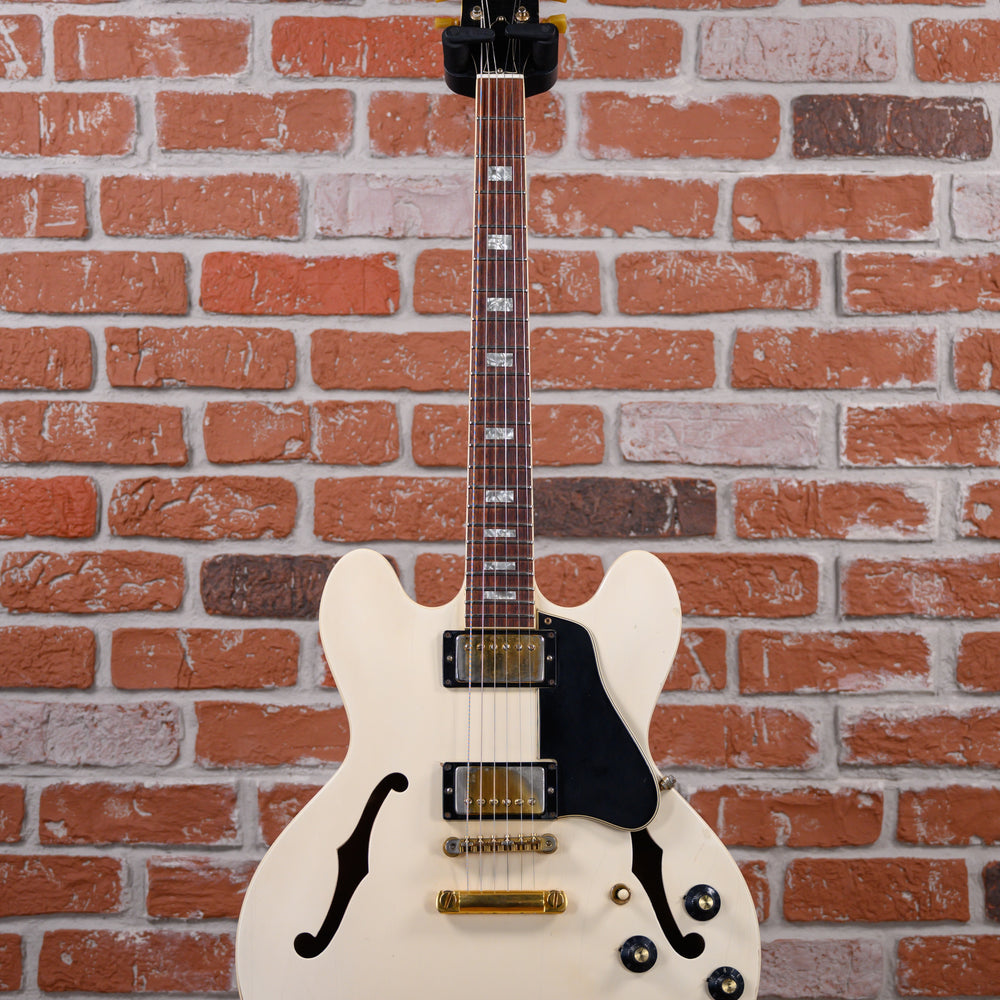 
                      
                        Gibson Custom Order One Off ES-335 Factory Alpine White 1968 w/OHSC
                      
                    
