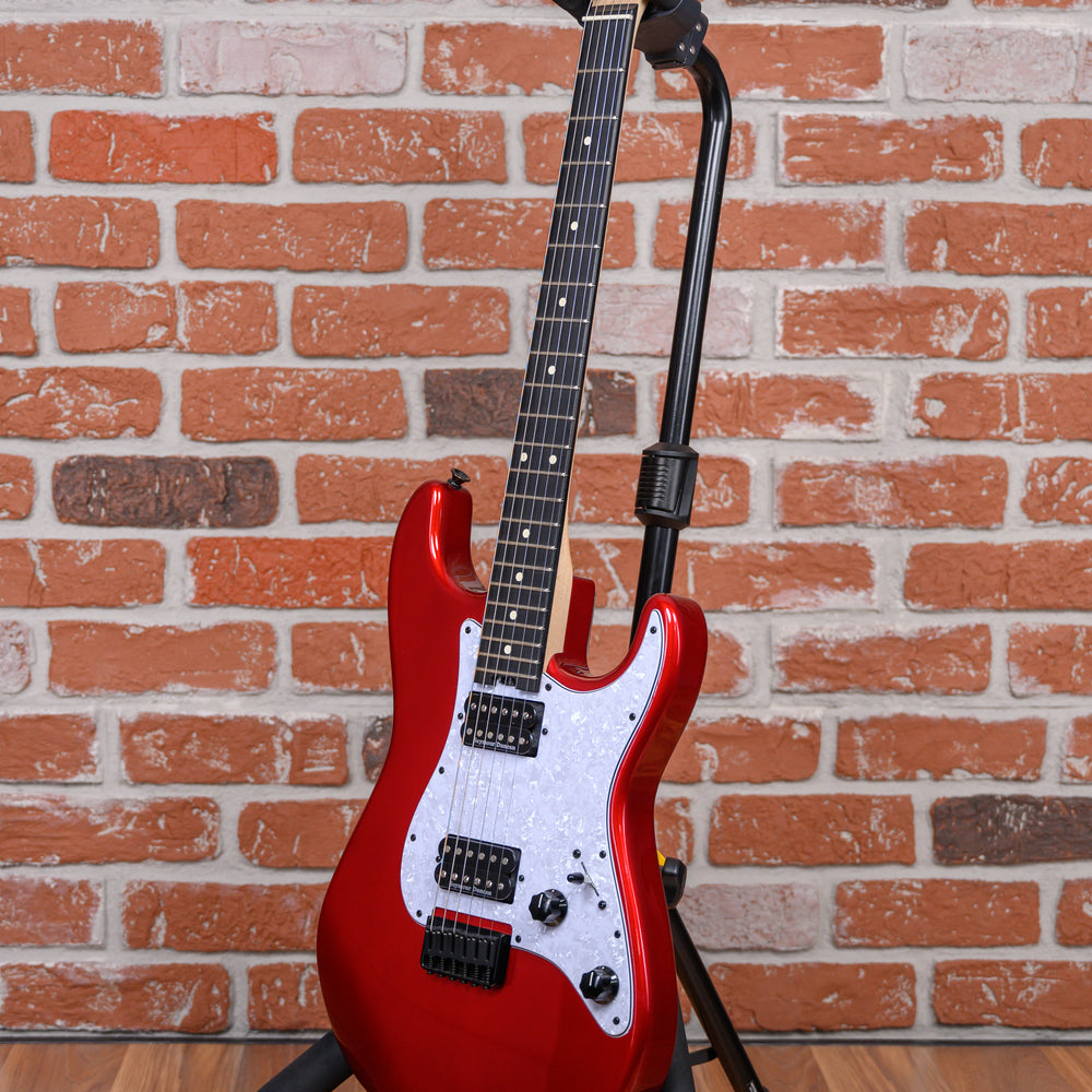 
                      
                        Charvel Pro-Mod So-Cal Style 1 HH HT E Candy Apple Red 2023 w/Gigbag
                      
                    