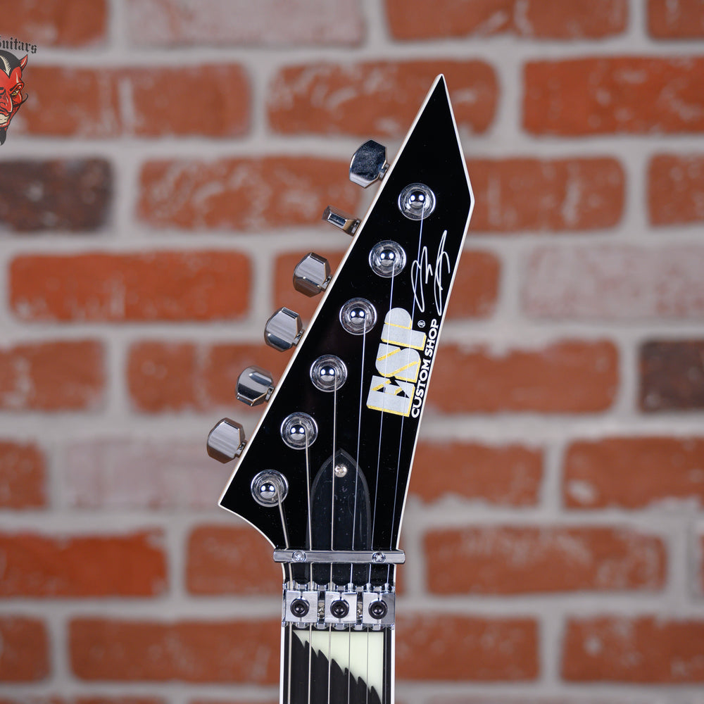 
                      
                        ESP Signature Series Alexi Laiho Sawtooth Black w/ Glow-In-The-Dark Pinstripes 2024 w/OHSC
                      
                    