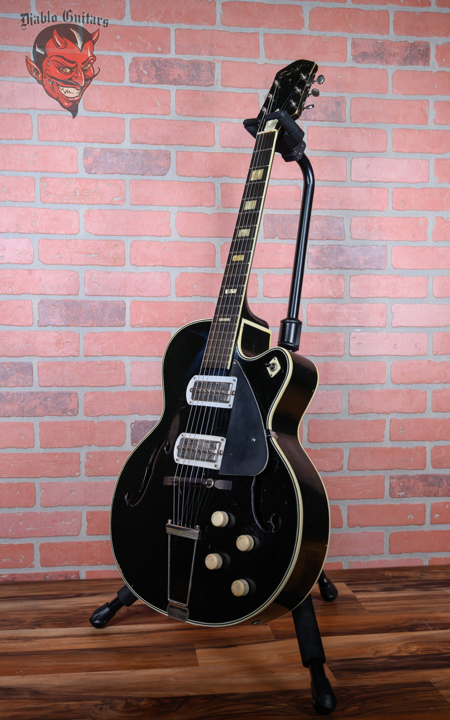 Silvertone Espanada H64 Black 1957 w/OHSC