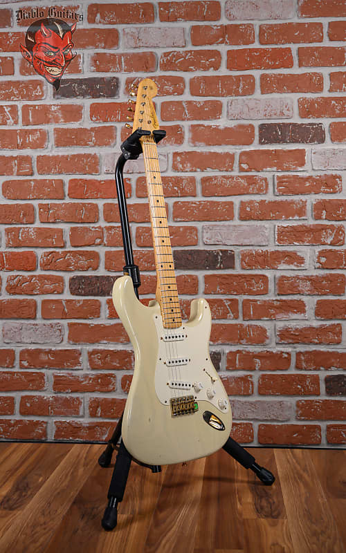 
                      
                        Fender Custom Shop 1956 Stratocaster Relic Vintage Blonde 2004 w/OHSC
                      
                    