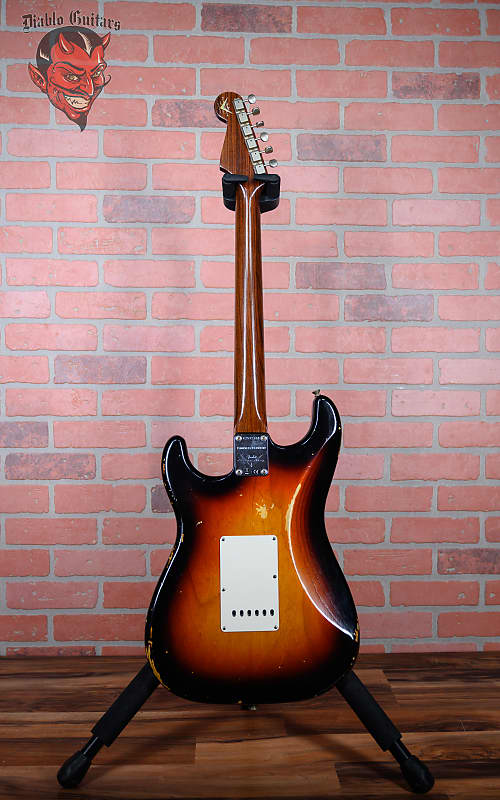 
                      
                        Fender Custom Shop Limited Edition Namm D-Mag Stratocaster 3-Color Sunburst Relic 2017 w/OHSC
                      
                    