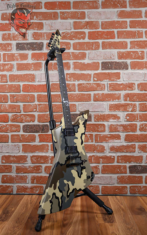 
                      
                        ESP Original Series Custom Shop James Hetfield Signature Snakebyte Kuiu Camo Satin 2024 w/OHSC
                      
                    