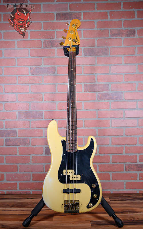 Fender P-Bass Olympic White 1973 w/Gigbag Owned By Adam Kasper