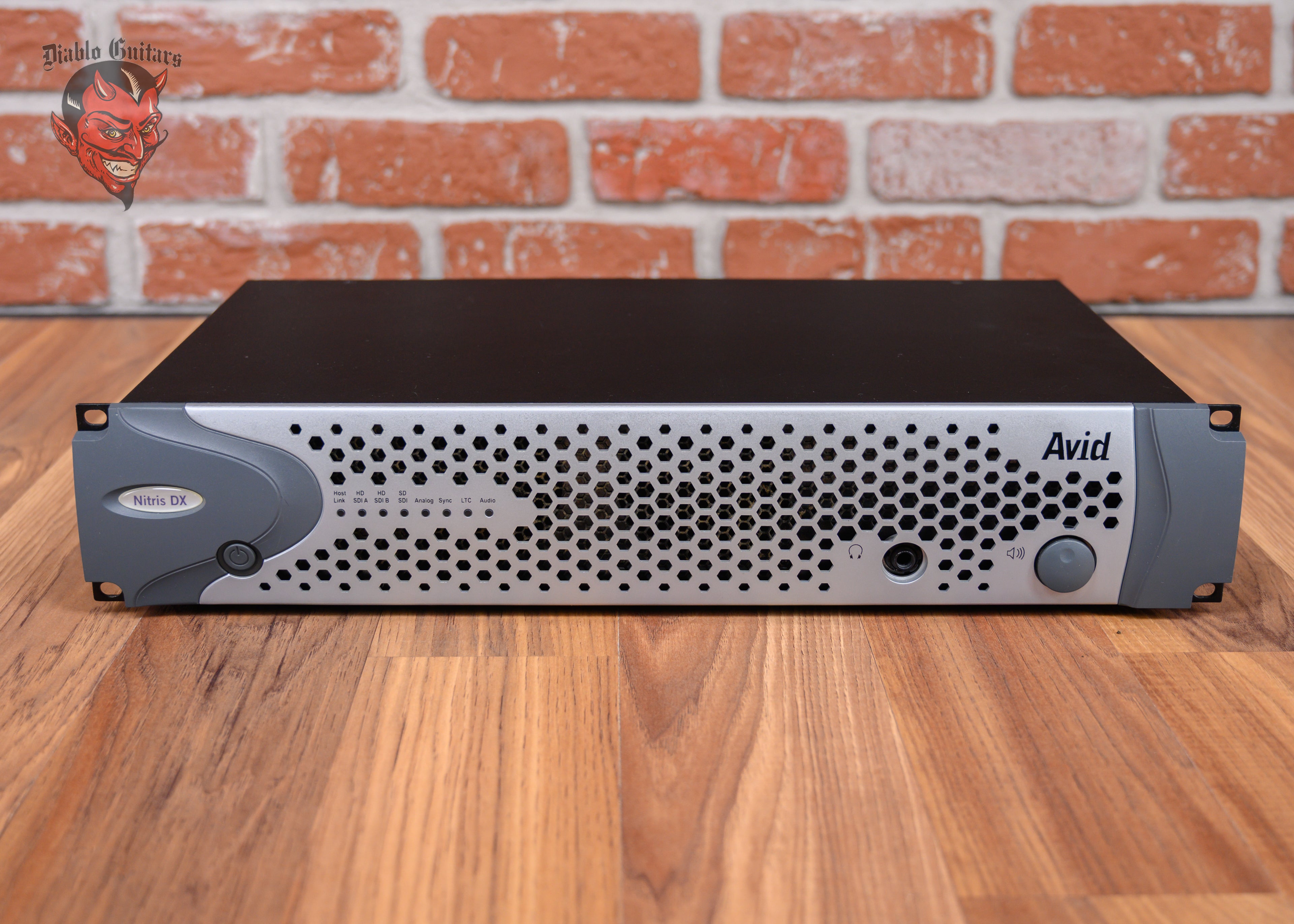 Avid Nitris DX – Diablo Guitars