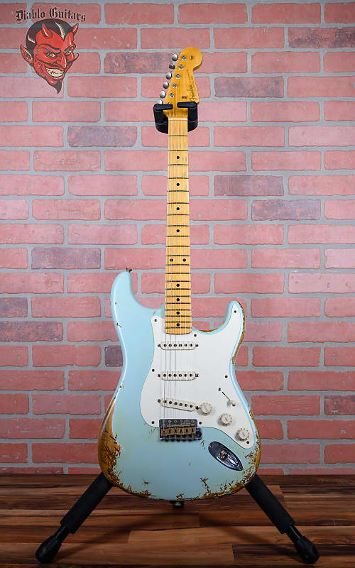 
                      
                        Fender Custom Shop West L.A. 40th Anniversary Stratocaster Aged Sonic Blue Heavy Relic 2008 w/OHSC
                      
                    