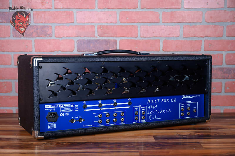 
                      
                        Diezel VH4 4-Channel 100-Watt Guitar Head 2011 Blue Panel Black Tolex Blueface Reissue - Adam Jones
                      
                    