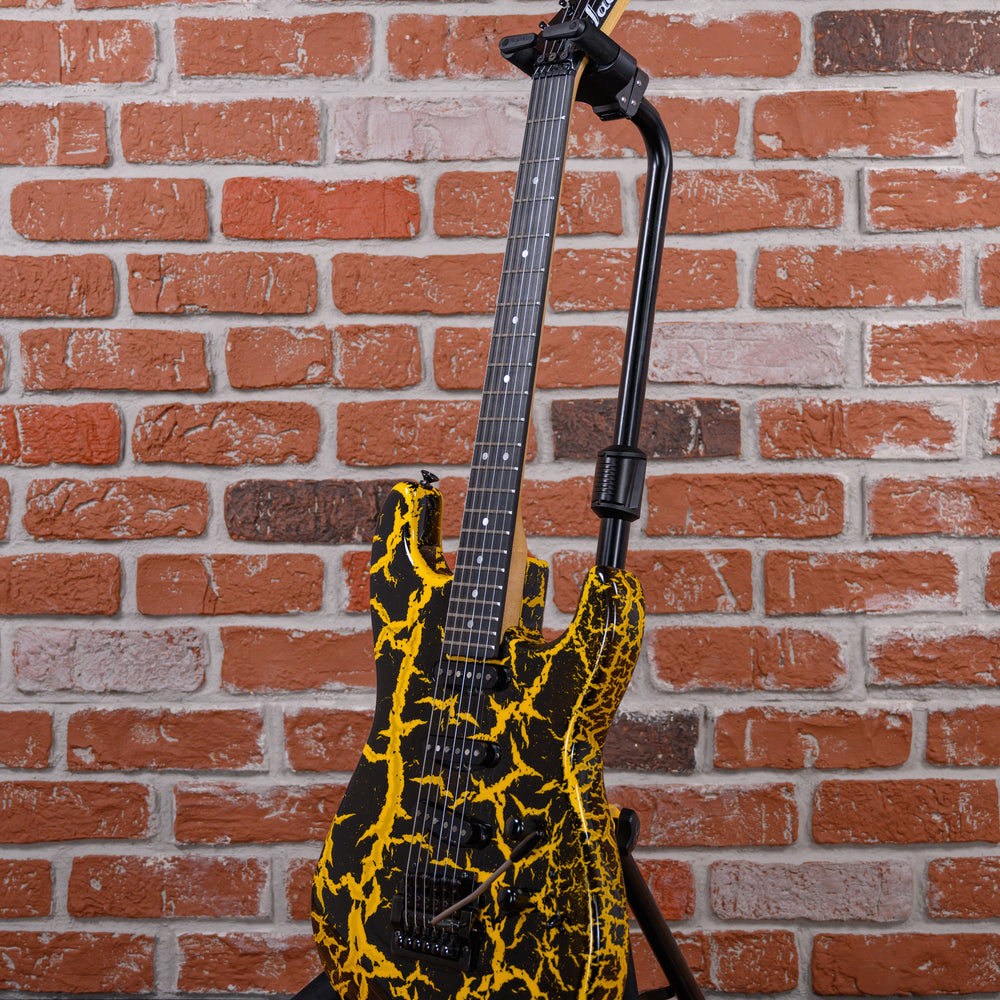 
                      
                        Jackson USA Custom Shop San Dimas Black & Yellow Crackle 1986 w/Hardshell Case
                      
                    